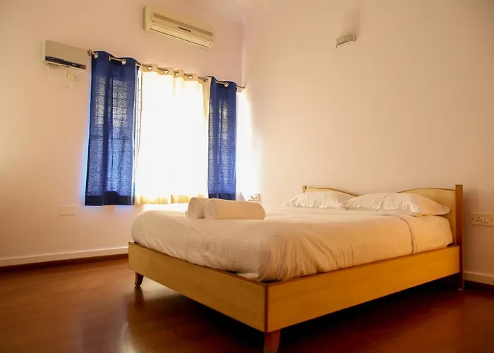 Locul Uptown - Near Bangalore Palace Grounds
